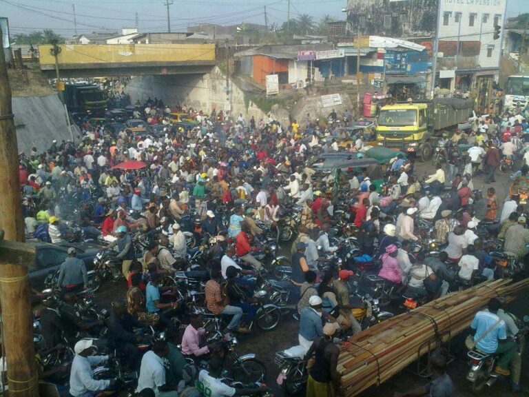 Cameroun : Yaoundé et Douala bloquées dans le temps